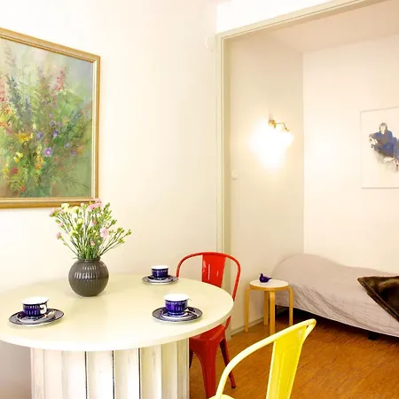 Kaunis Ydinkeskustan Apartamento *